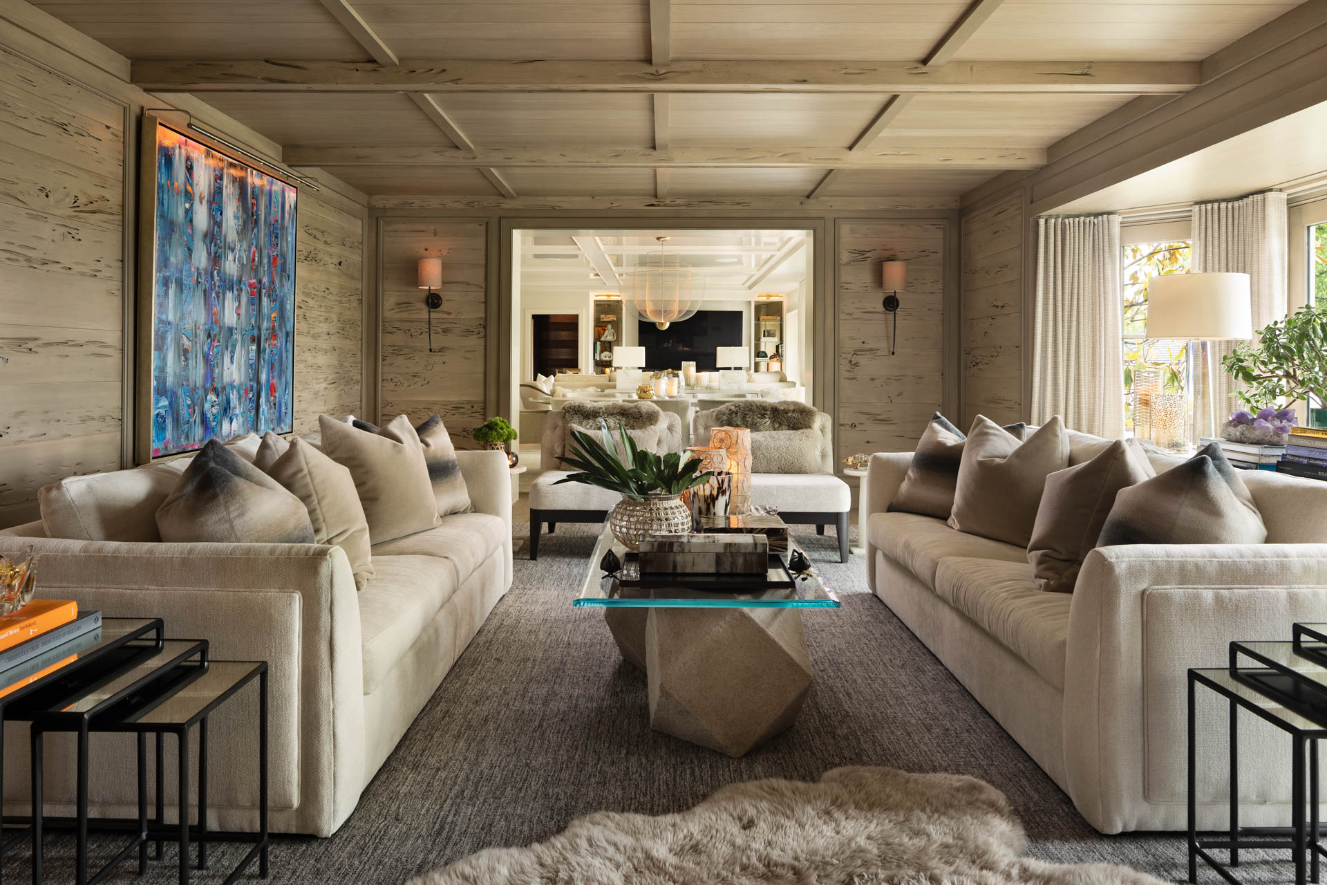 Experience a harmonious blend of modern and traditional elements, characterized by clean lines, neutral colors, and natural materials. Discover a space that is both stylish and inviting, perfect for creating a haven of comfort and personalization.